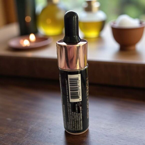 Makeup Revolution Liquid Highlighter - Rose Gold, 0.61 fl oz - Picture 2 of 4